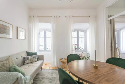 Casa Cheia de Graça: Charming 2-bedroom apartment in superb Lisboa with WiFi