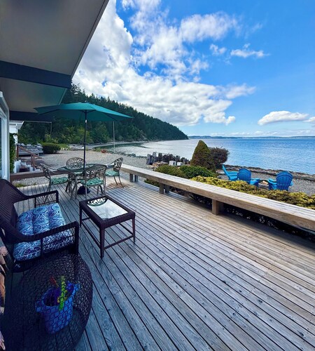 Eagle’s Eye Beach House - HUGE FIRE PIT, AMAZING SUNRISES, EAGLES GALORE!