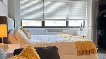 1 bedroom, desk, iron/ironing board, WiFi