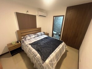 3 chambres, fer et planche à repasser, Wi-Fi, draps fournis
