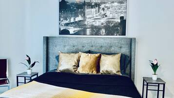 2 habitaciones, tabla de planchar con plancha, wifi y ropa de cama