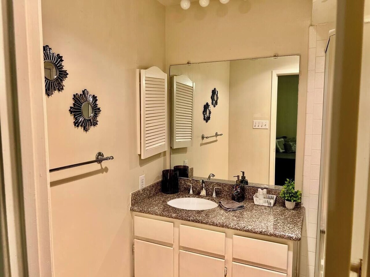 Photo 31 of NRG/Med Center Cozy Chic City Condo
