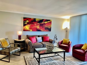 TV - Med Center/NRG Heart of Houston-Cozy City Condo (Houston)