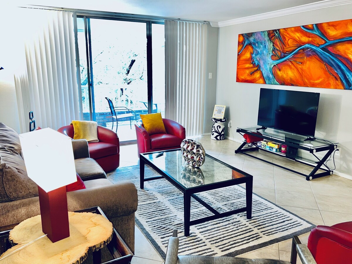 Photo 2 of NRG/Med Center Cozy Chic City Condo