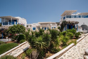 Exterior - Studio 'Blue Dolphin Antiparos View Suite' with Sea View, Wi-Fi and Air Conditioning (Ag. Georgios)