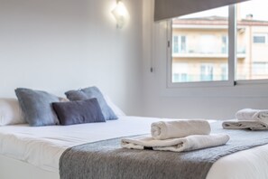 2 bedrooms, iron/ironing board, bed sheets - Apartment 'Flat In Girona City Centre' with Shared Terrace and Air Conditioning (Girona)