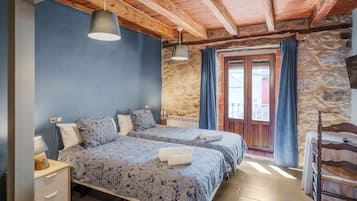 9 dormitorios, tabla de planchar con plancha, wifi gratis y ropa de cama