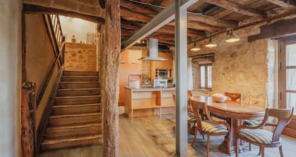 Country House 'La Mambla De La Ribera' with Mountain View, Private Garden and Wi-Fi