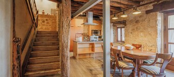 Country House 'La Mambla De La Ribera' with Mountain View, Private Garden and Wi-Fi