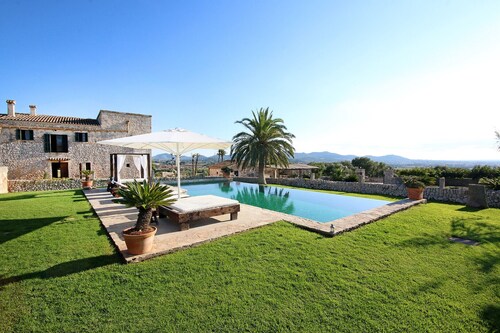 Country House 'Son Mas Vell' with Private Pool, Private Terrace and Wi-Fi