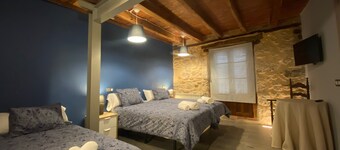 Country House 'La Mambla De La Ribera 1' with Mountain View, Shared Garden and Wi-Fi