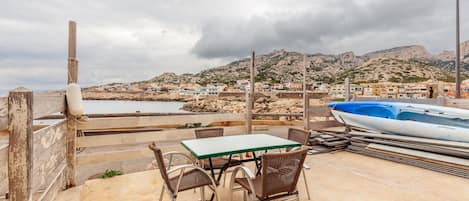 屋外ダイニングエリア