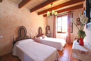 3 chambres, fer et planche Ă repasser, Wi-Fi gratuit, draps fournis