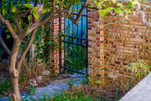 Property grounds - Apartment 'Eden 2' with Private Terrace, Wi-Fi and Air Conditioning (Menton)