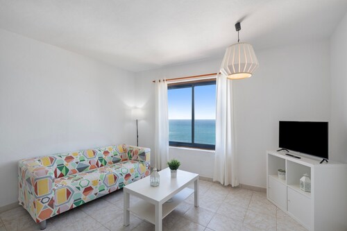 Appartement 'La Bayana Apartments - 7' avec vue sur la mer, piscine partagée et Wi-Fi