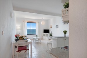 Télévision, chaîne hi-fi