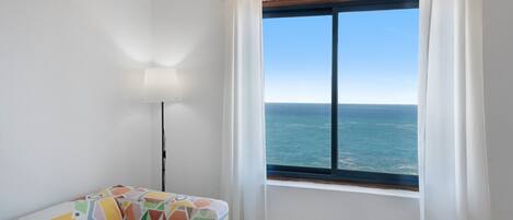 1 slaapkamer, een strijkplank/strijkijzer, gratis wifi, beddengoed