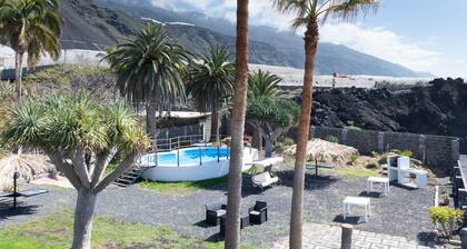 Apartment 'La Bayana Apartments - 7' with Sea View, Shared Pool and Wi-Fi