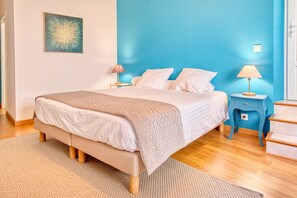 1 habitación, tabla de planchar con plancha, wifi gratis y ropa de cama 