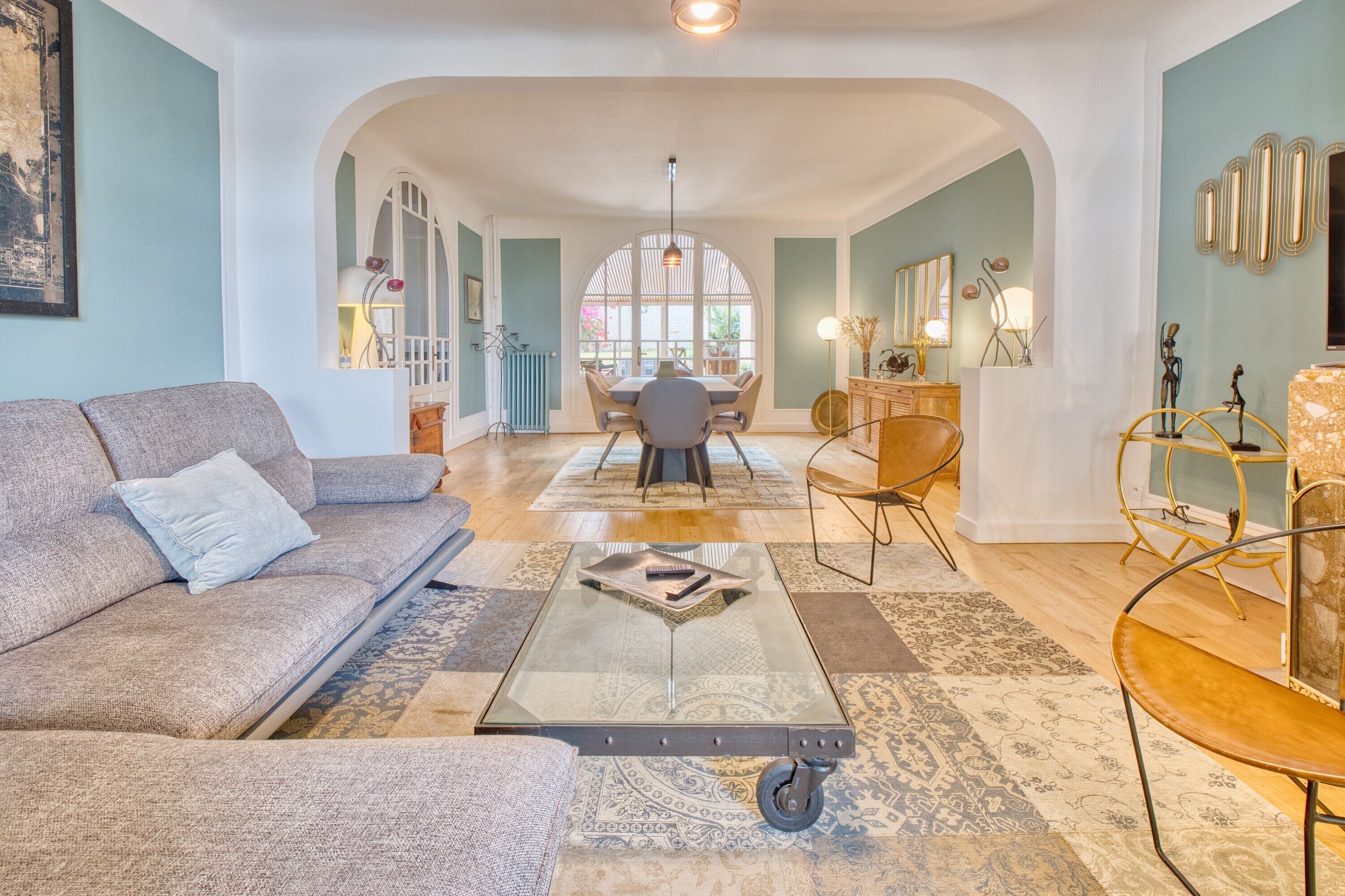 TV, fireplace, video games, DVD player