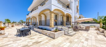 Room 'Dei Due Mari - Sole' with Private Terrace, Wi-Fi and Air Conditioning
