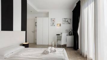 1 slaapkamer, een strijkplank/strijkijzer, gratis wifi, beddengoed