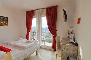 1 chambre, fer et planche à repasser, Wi-Fi gratuit, draps fournis