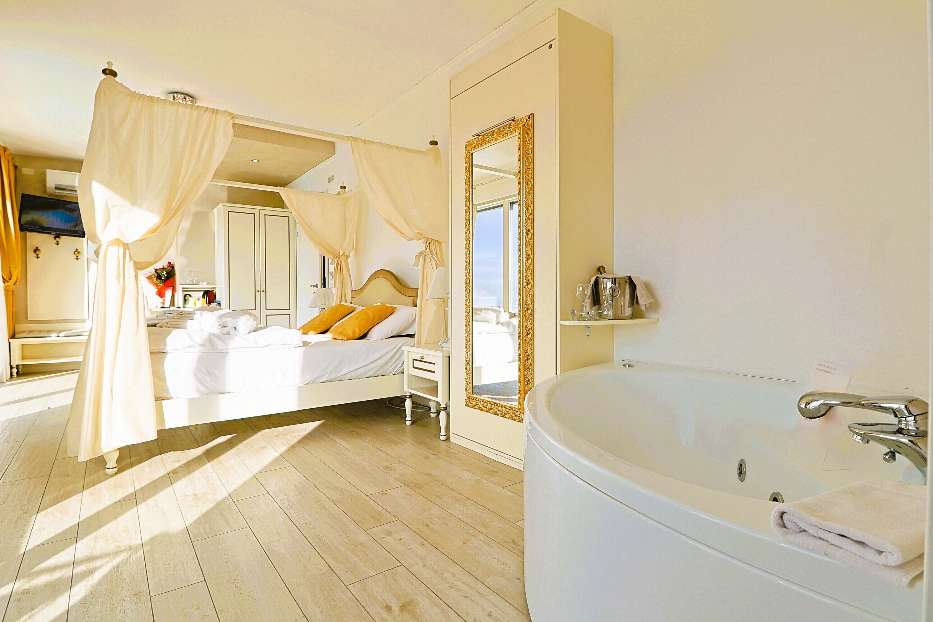 1 chambre, fer et planche à repasser, Wi-Fi gratuit, draps fournis