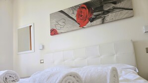 1 室のベッドルーム、アイロン / アイロン台、WiFi (無料)、ベッドシーツ