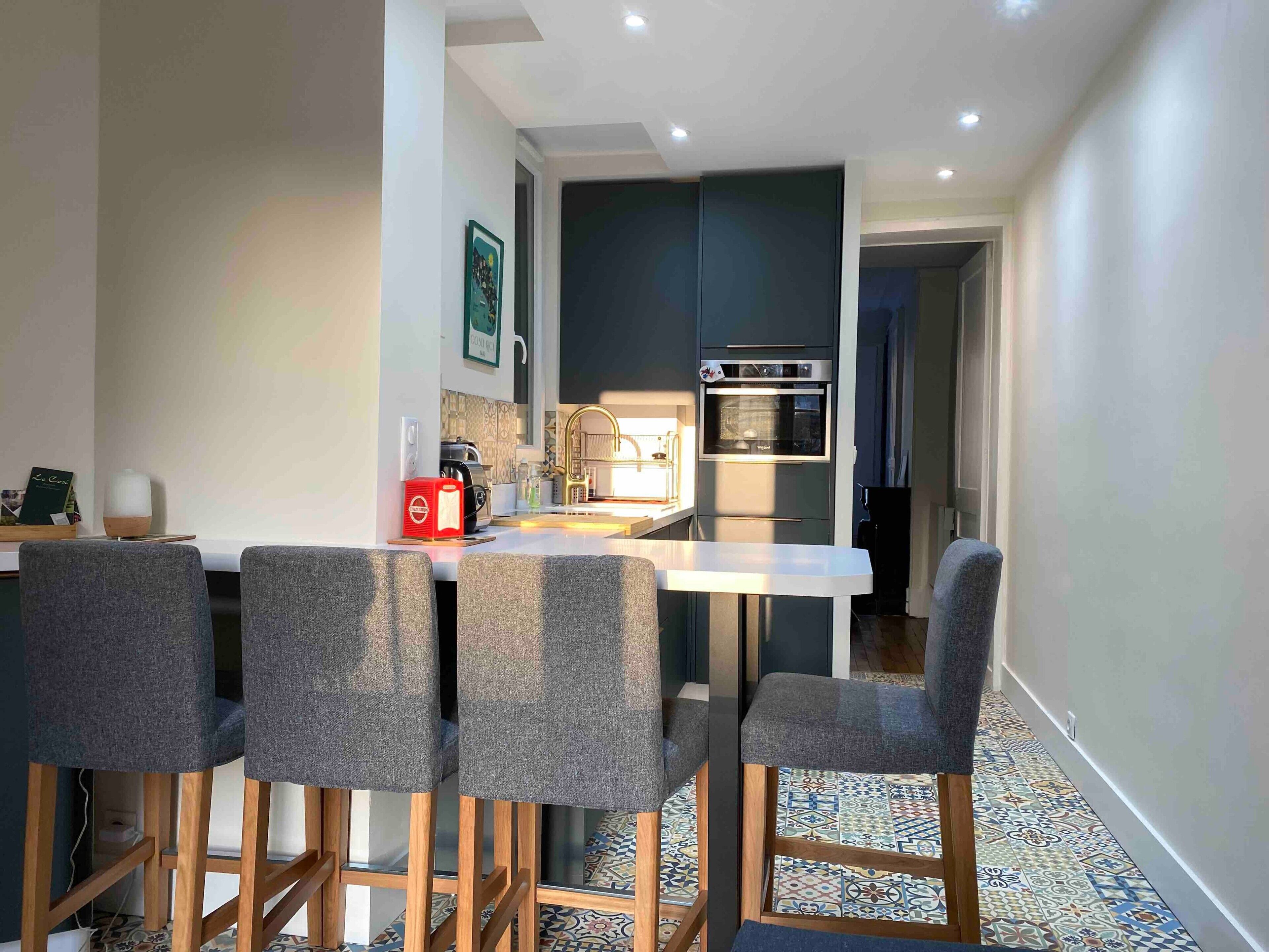 Kühlschrank, Mikrowelle, Ofen, Herdplatte