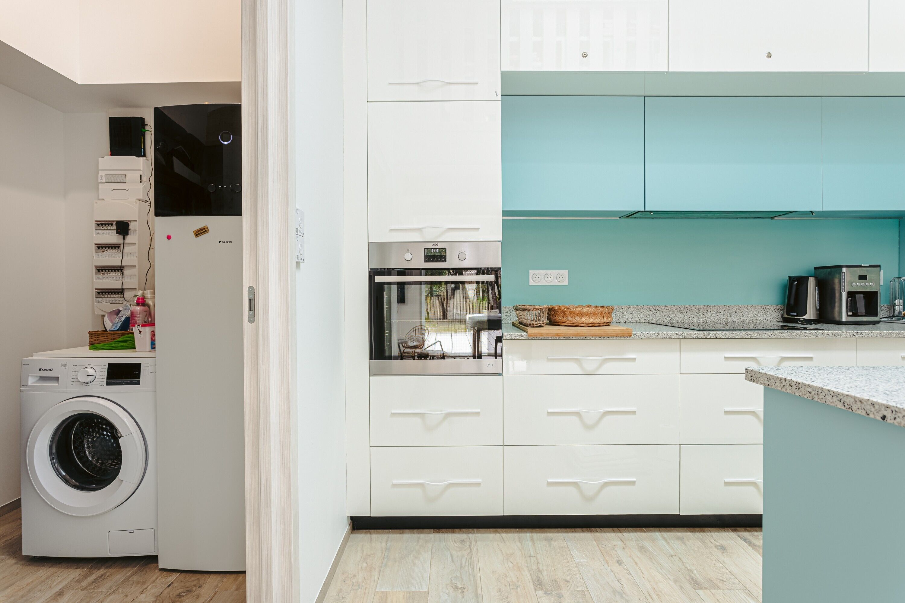 雪櫃、微波爐、焗爐、爐具