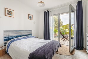 4 chambres, fer et planche à repasser, Wi-Fi gratuit, draps fournis