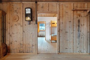 Interior - Holiday Apartment 'Kuhglocke' with Mountain View, Private Terrace and Wi-Fi (Sarentino)