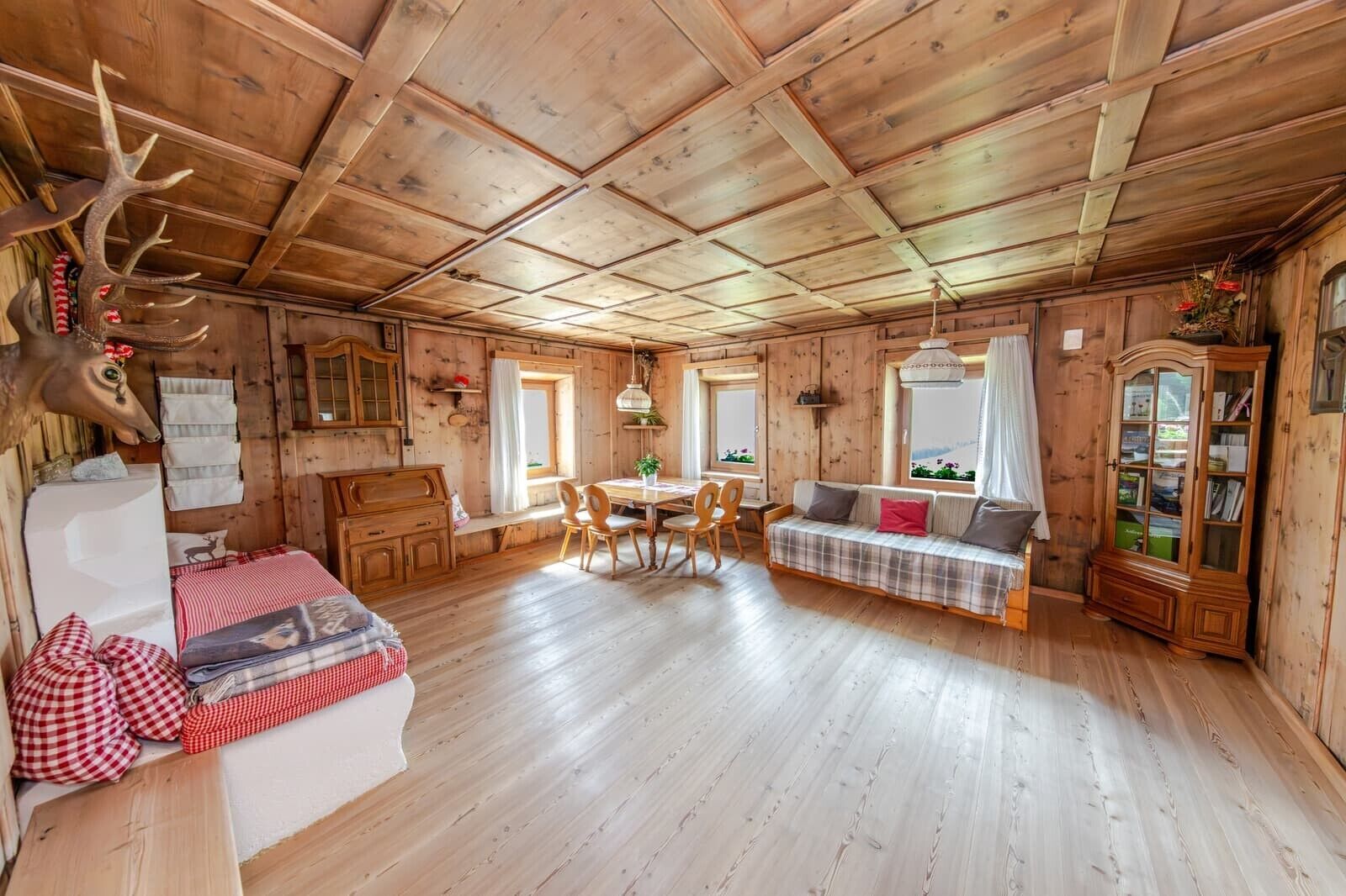 4 camere, Wi-Fi gratuito, lenzuola