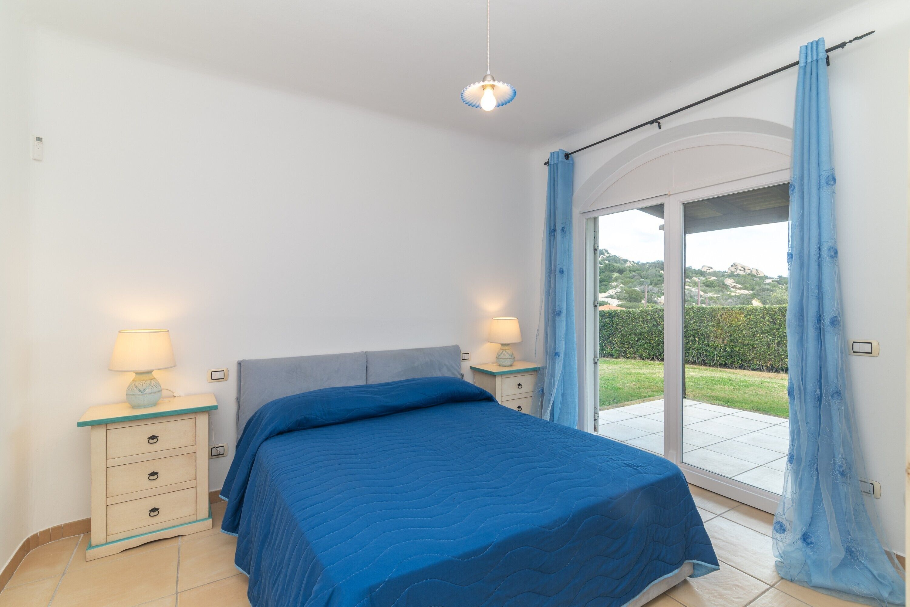 3 bedrooms, iron/ironing board, bed sheets