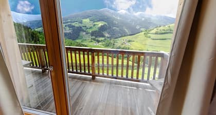 Chalet alpin 'Garmesegghof' avec vue sur la montagne, terrasse privée et Wi-Fi