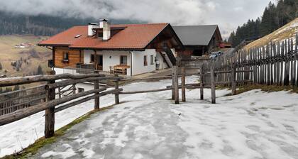 Mountain Cabin 'Garmesegghof' with Mountain View, Private Terrace and Wi-Fi