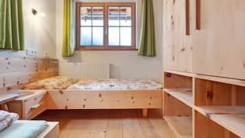 2 bedrooms, free WiFi, bed sheets