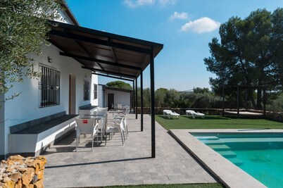 Country House 'Valle Verde' with Private Pool, Wi-Fi and Air Conditioning