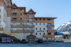 Exterior - Apartment 'Valfréjus La Montagne- App 123' with Private Terrace, Balcony and Wi-Fi (Modane)