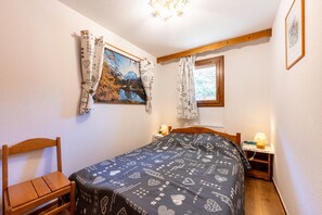 2 bedrooms, iron/ironing board, free WiFi - Apartment 'Valfréjus La Montagne- App 123' with Private Terrace, Balcony and Wi-Fi (Modane)