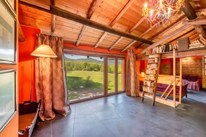 Interior - Cabin 'Casa Di Caccia' with Mountain View, Wi-Fi and Air Conditioning (Casaleggio Boiro)