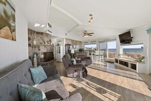 Télévision, baby-foot