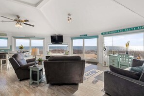 Télévision, baby-foot