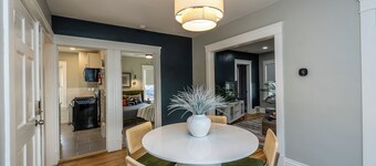 Elegant 2BR Larchmere Classic ~ Near Cleveland Clinic & Case Western University