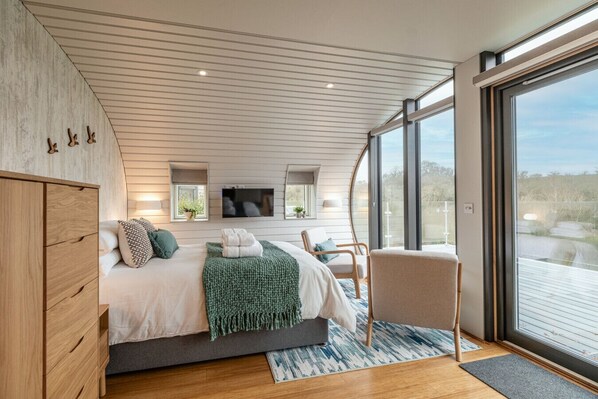 1 bedroom, desk, free WiFi, bed sheets