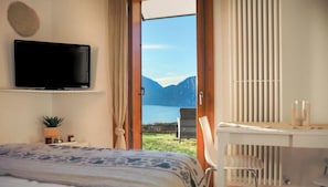 1 bedroom, travel crib, WiFi, bed sheets