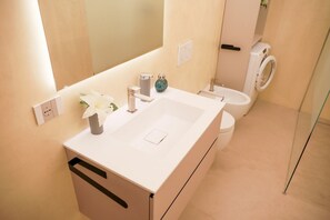Shower, hair dryer, bidet, towels - BLUE WAVE by Design Studio (Bellano)