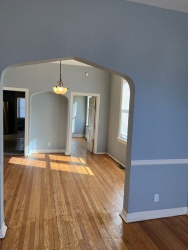 Charming 4-bedroom house with AC and WiFi in fabulous Chicago