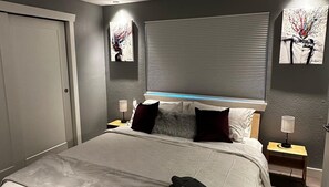 2 bedrooms, desk, iron/ironing board, WiFi